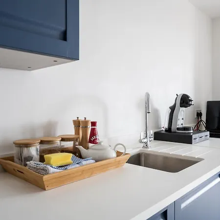 Stunning Little House, 2 Mins From Lyme Regis Beach With A Sea View To Die For. Sleeps 2, Free Parking, Small Dog Welcome. Exterior photo